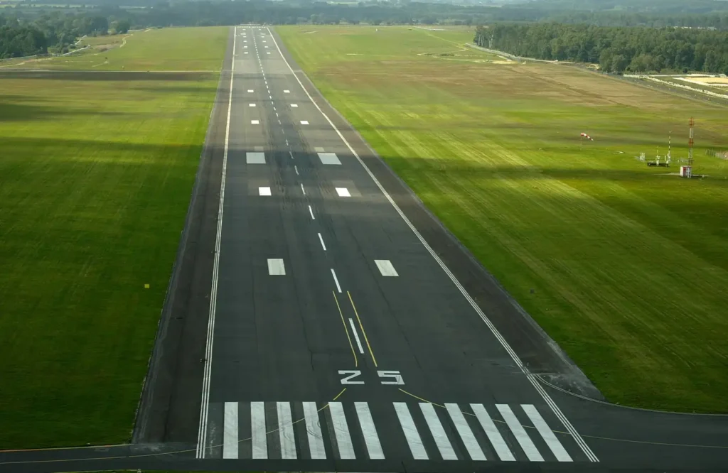 Application of magnesium oxide in aircraft runway