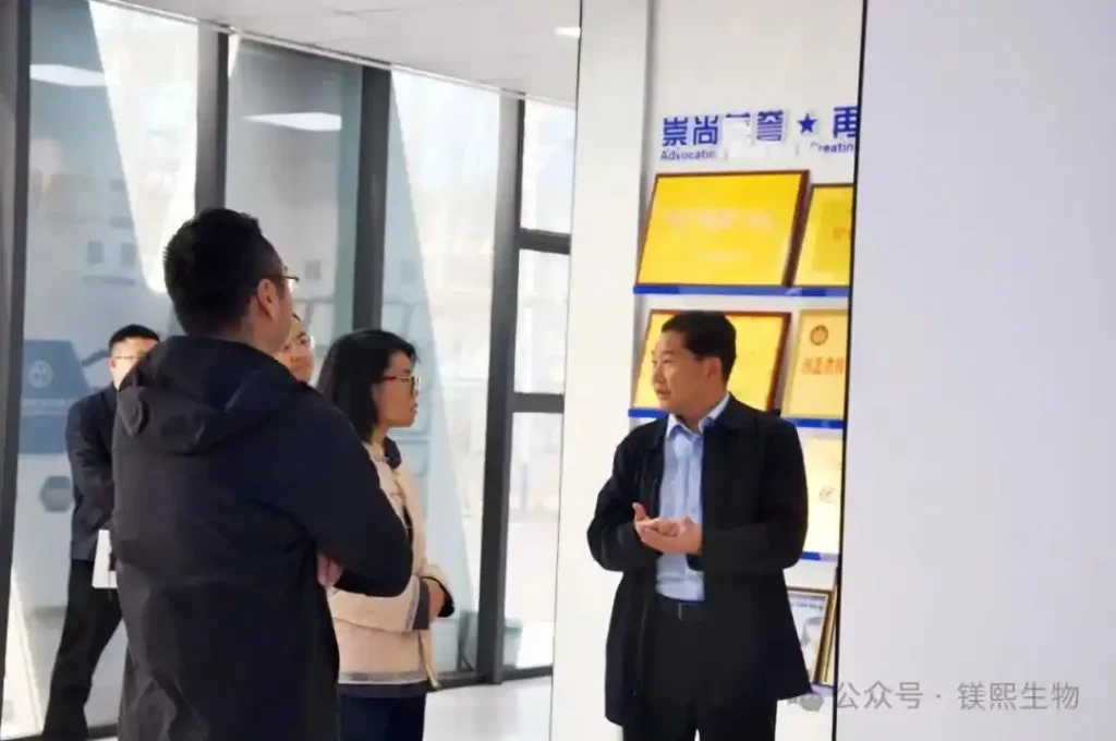 Hou Zhijie Visited Messi Biology for Research and Guidance